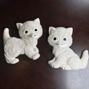 Vintage Chalkware KITTY CAT Kitten WHITE PERSIAN wall Plaque SET of 2 RARE